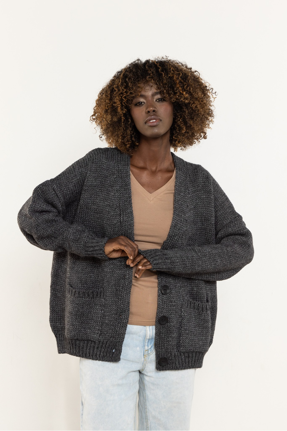 Sweter Damski Model A756 Grafit - awama – vue 2