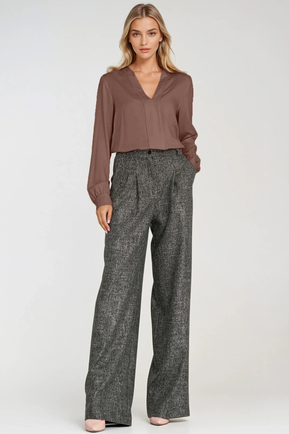 Viscose blouse with a wide pleat at the neckline B196 Mocca - Nife