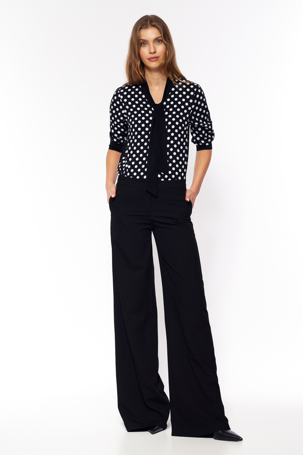 Subtle tie-neck blouse B181 Black/Dots - Nife