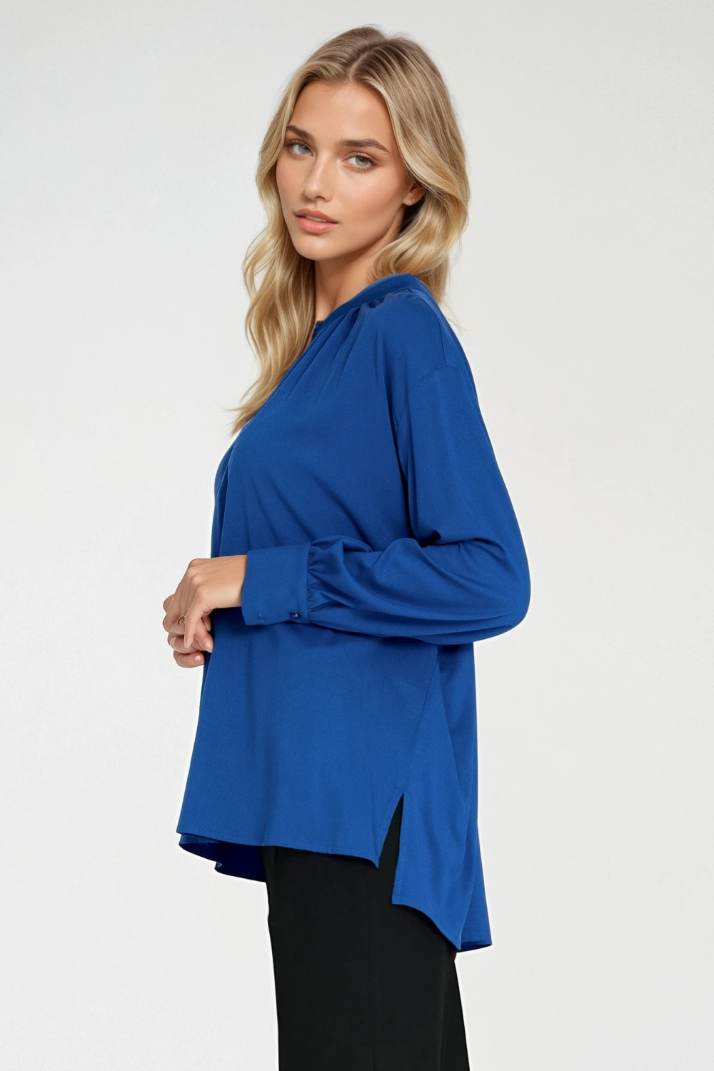 Oversized blouse with gathering B197 Cornflower - Nife – vue 2