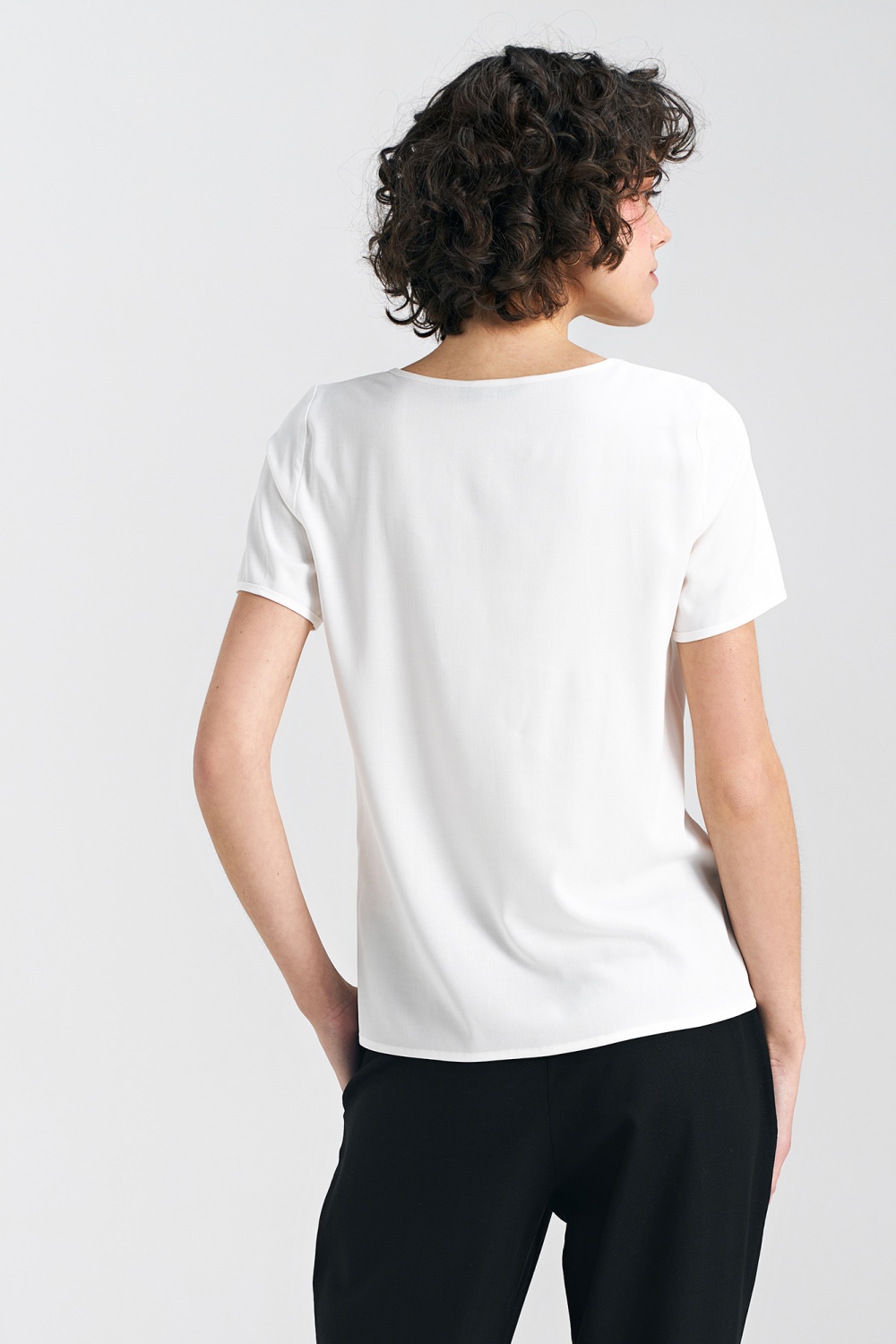 Basic short-sleeve top B160 Ecru - Nife