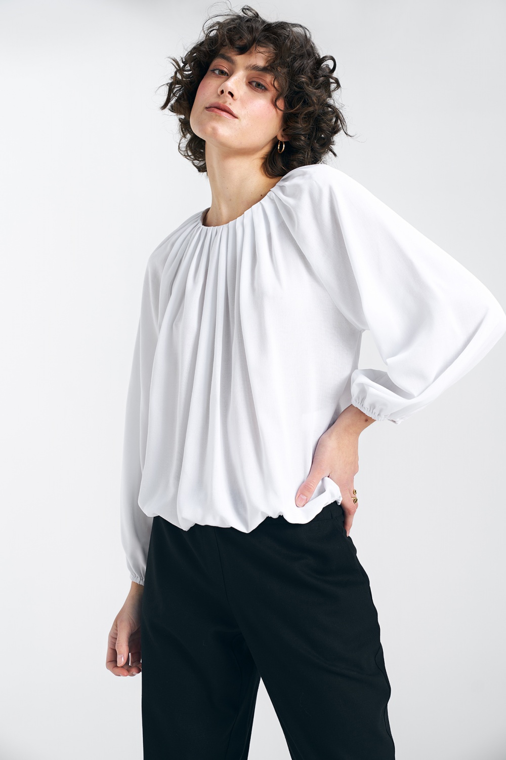 Loose-fit blouse with decorative neckline B162 Ecru - Nife
