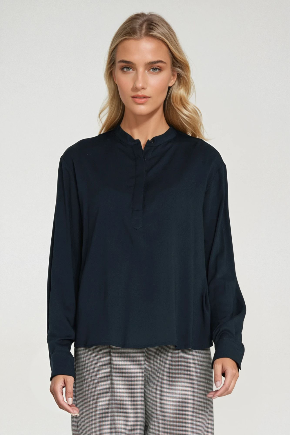 Viscose polo blouse with stand-up collar B194 Navy - Nife – vue 2
