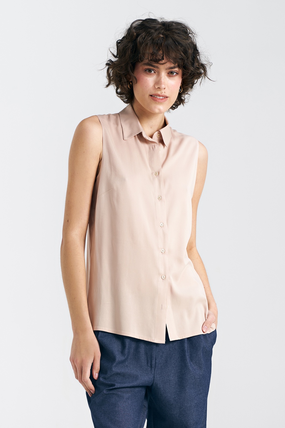 Sleeveless blouse with collar B159 Beige - Nife – vue 2
