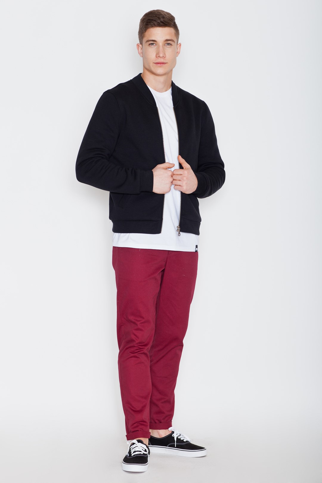 V004 Sweatshirt in Black