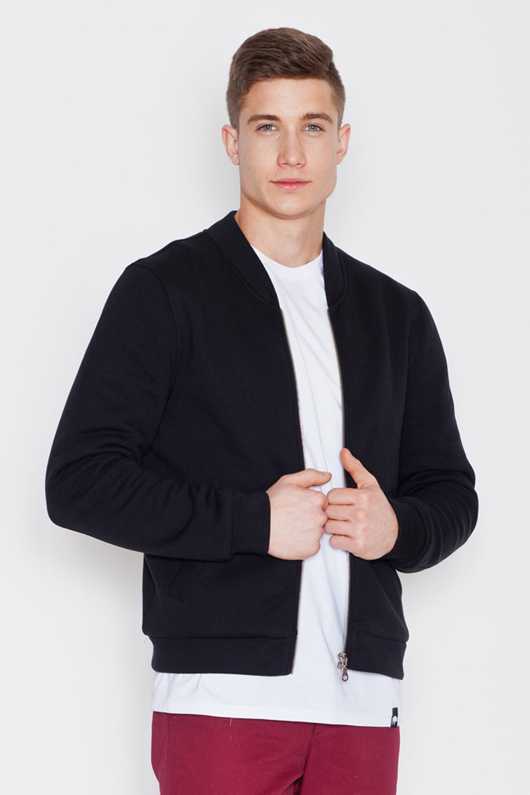 V004 Sweatshirt in Black