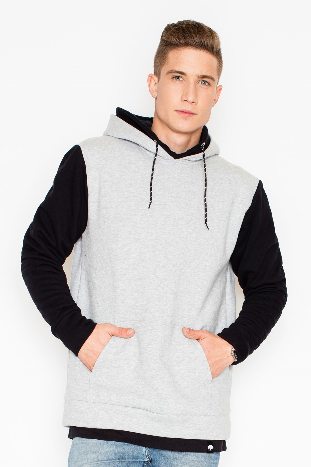 V031 Sweatshirt Gray