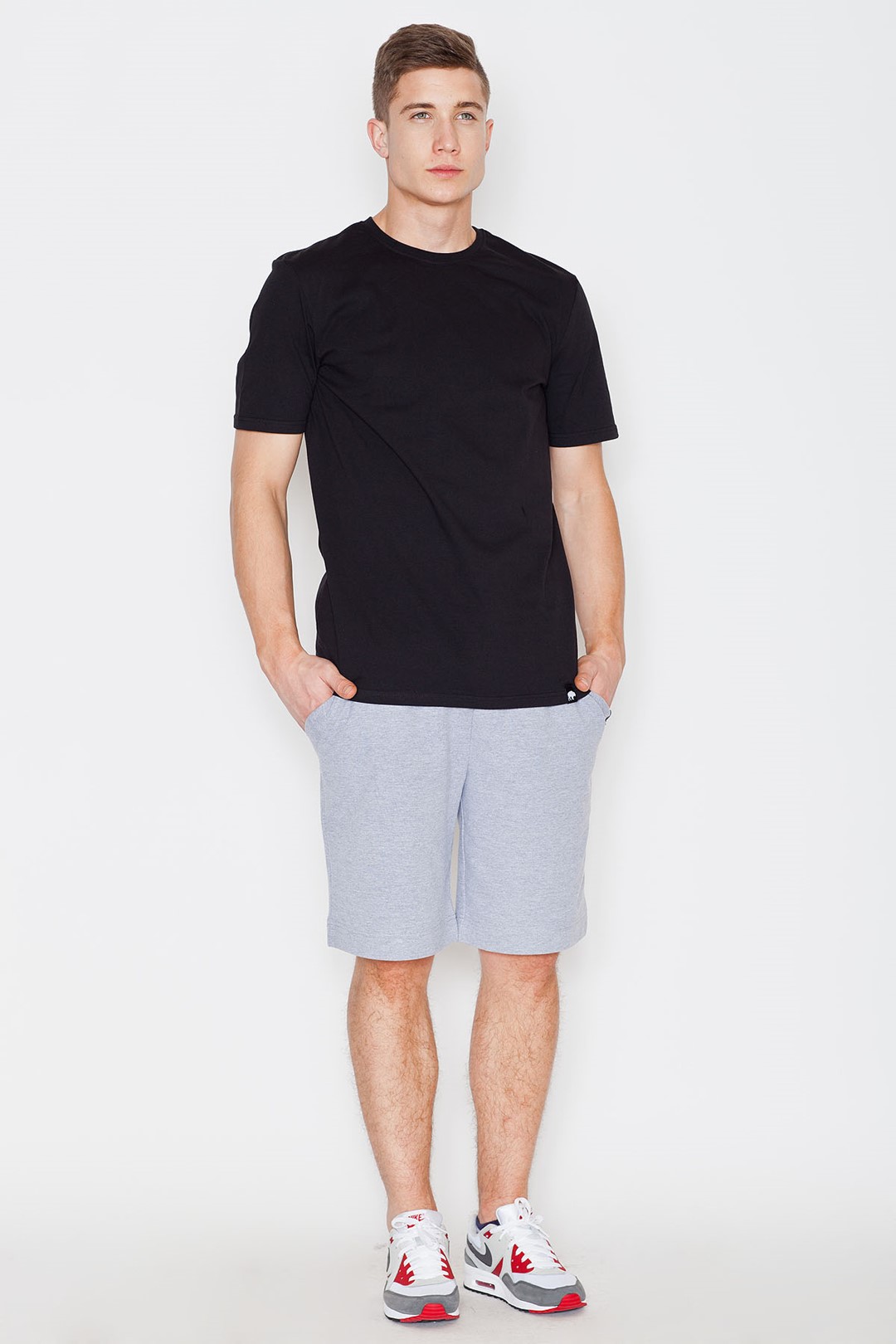 V001 T-Shirt Black