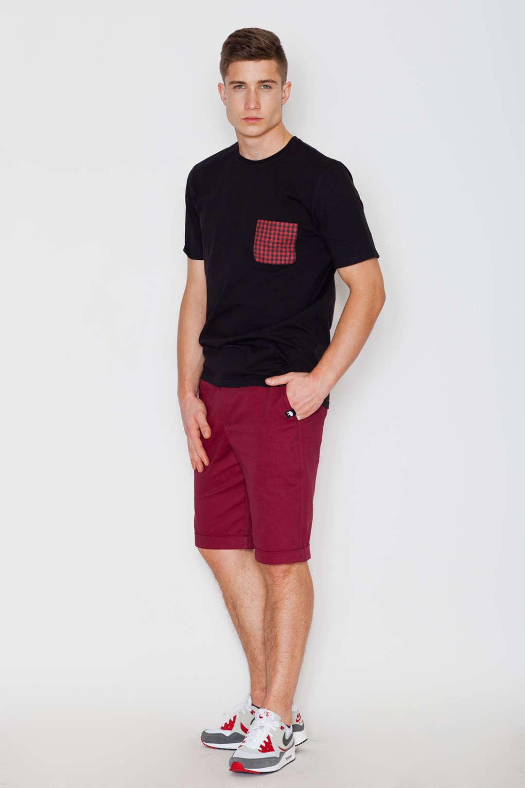 V002 T-Shirt Black