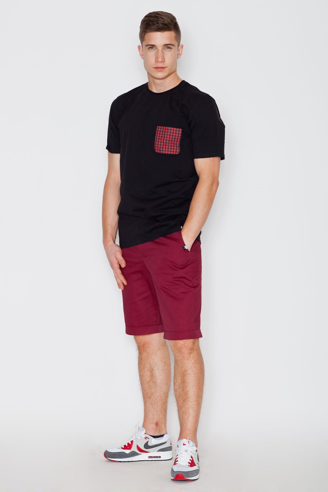 V002 T-Shirt Black