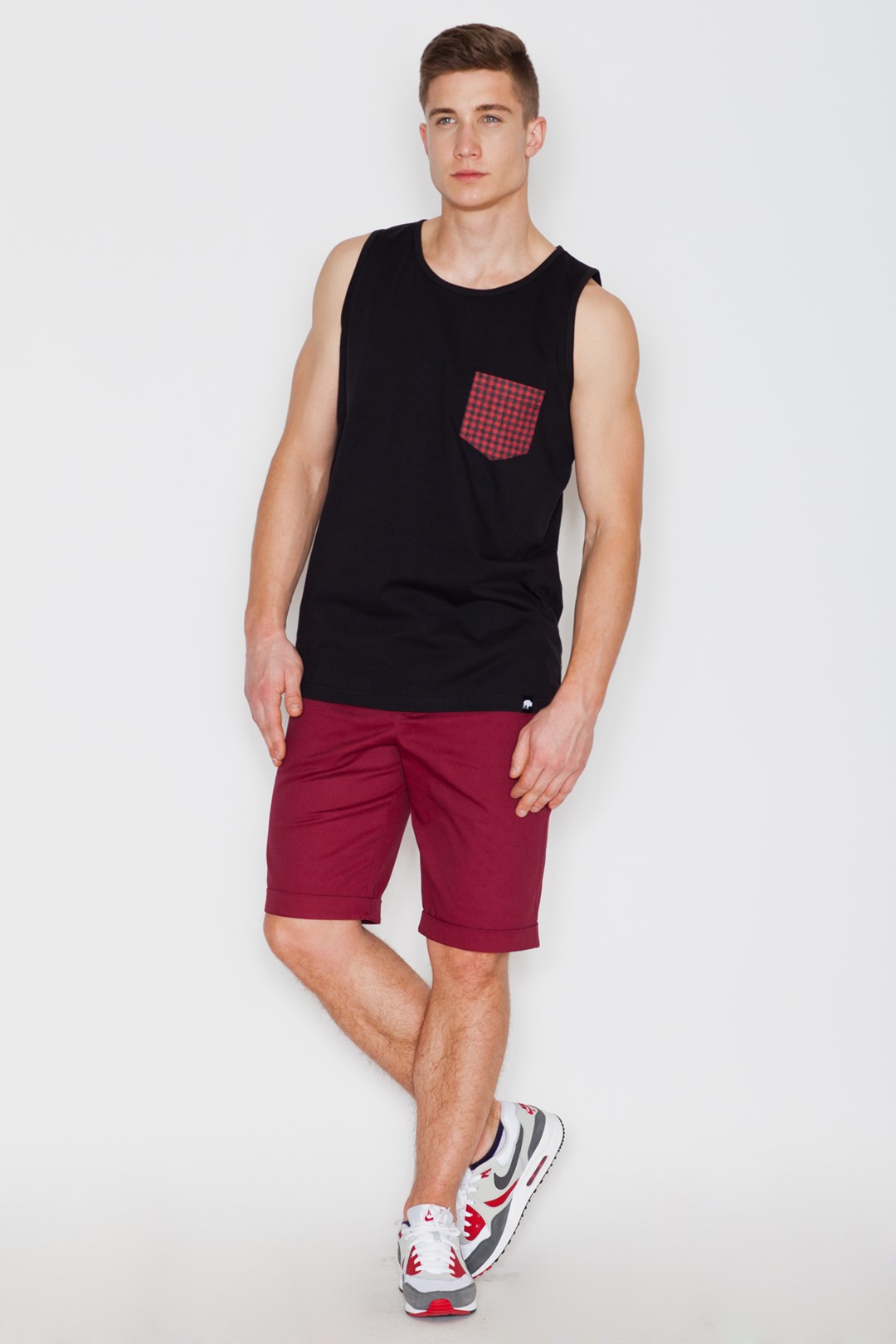 V021 T-Shirt Black
