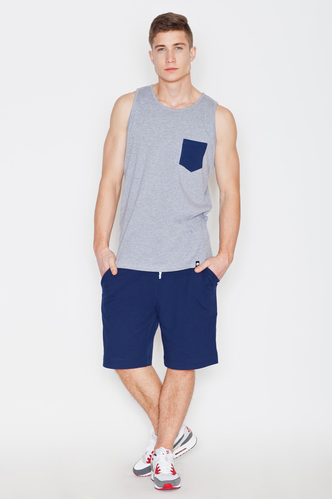 V021 T-Shirt Grey
