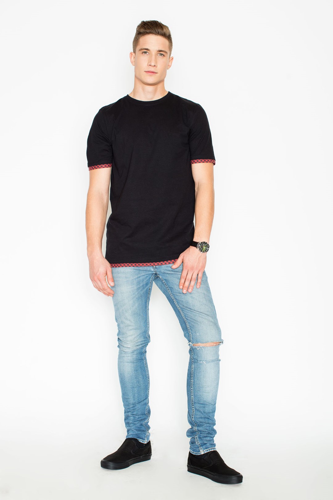 V032 T-shirt Black