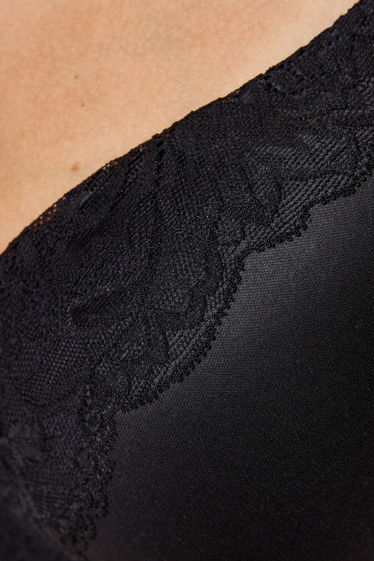 Kiara gepolsterter BH mit Spitze – Ansicht 2