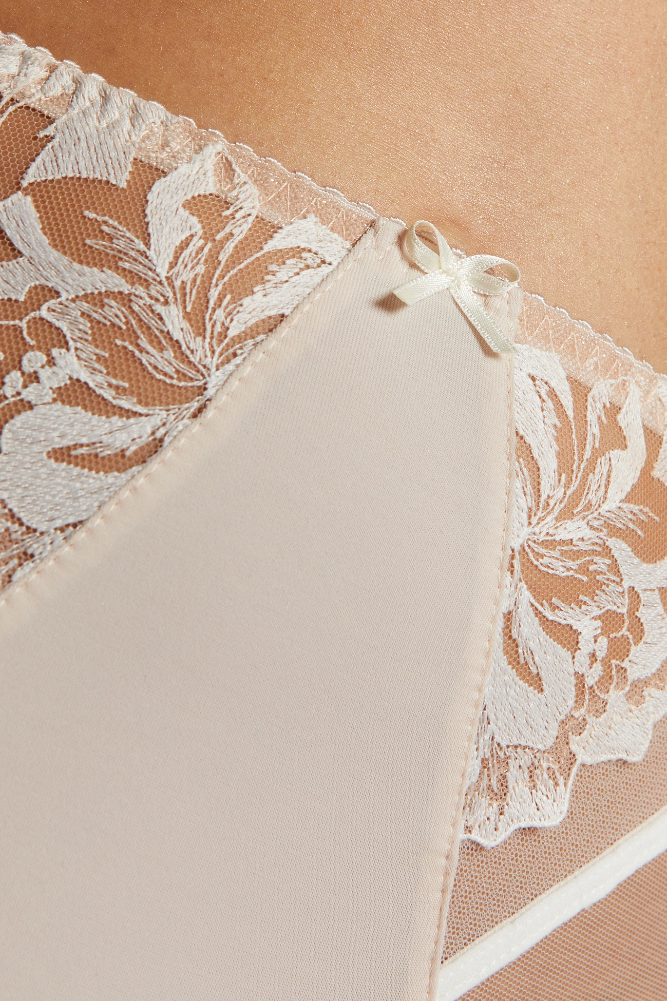 Egerie culotte taille haute avec broderie décorative