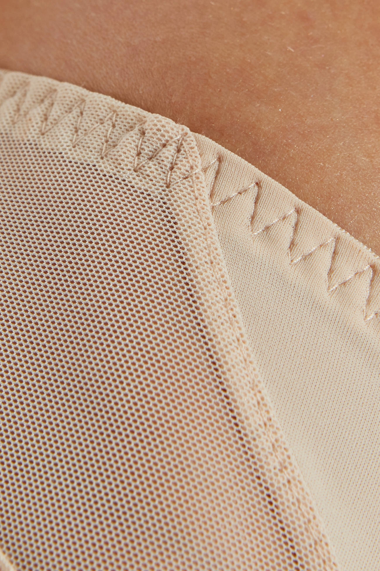 string brésilien Zara beige