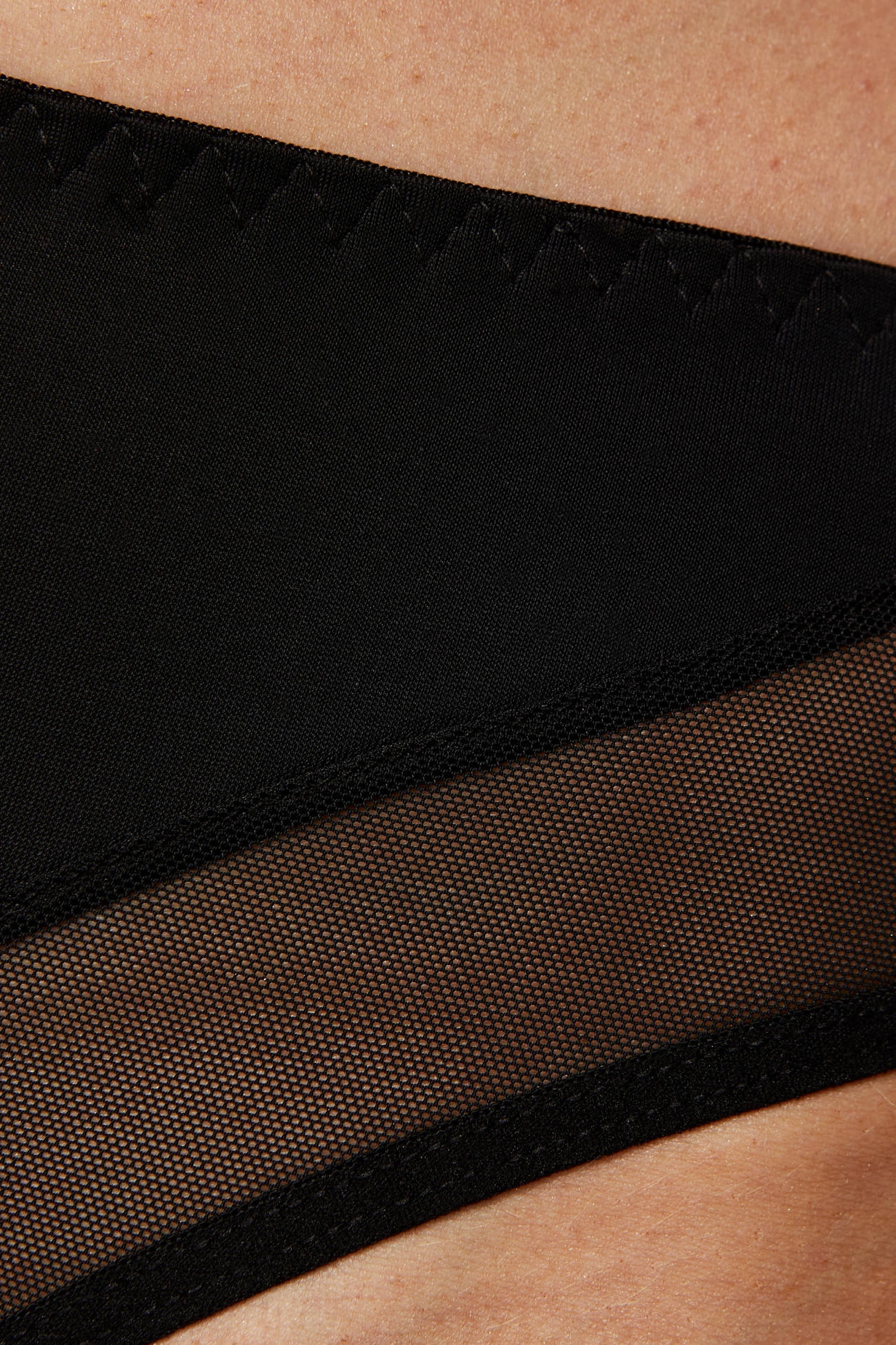 String brésilien Zara noir