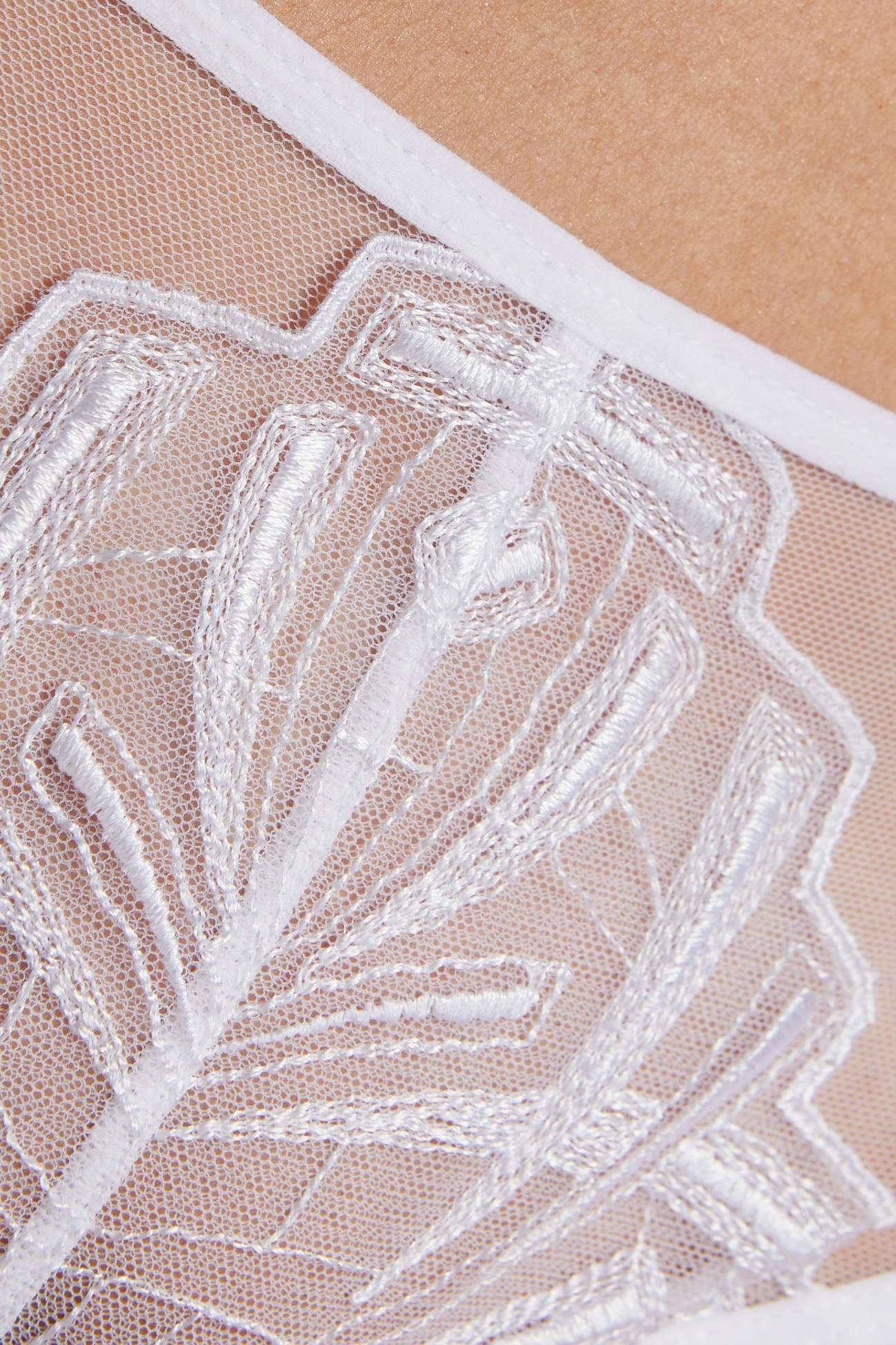 String Angel brodé blanc