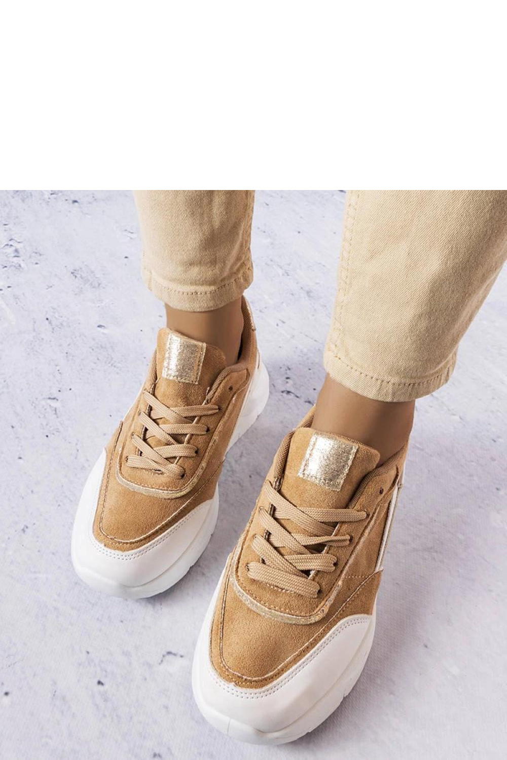 Beżowe sneakersy z eko-zamszu Dupuis - Solea – widok 2