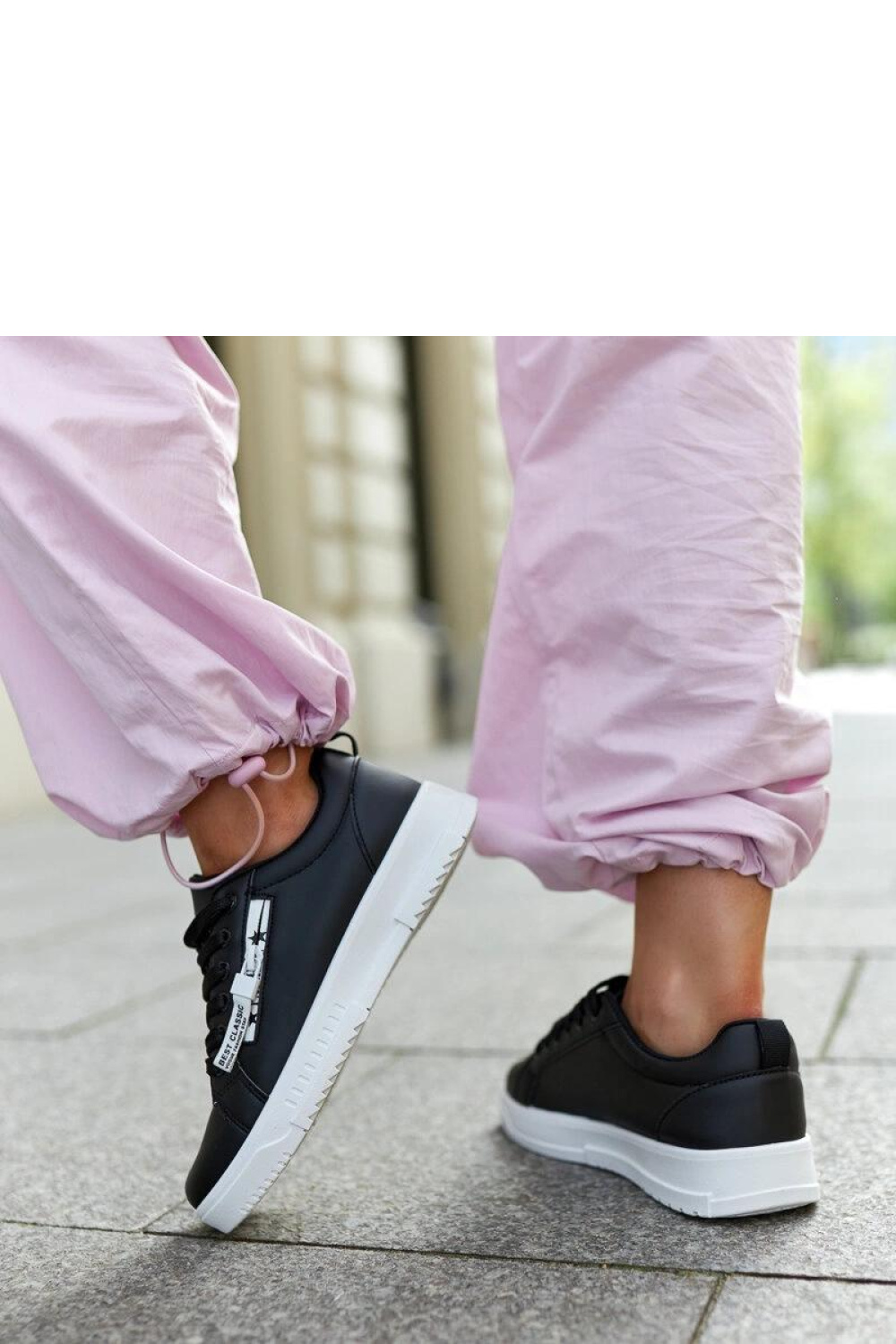 Czarne sneakersy eko skóra Brecht - Solea – widok 2