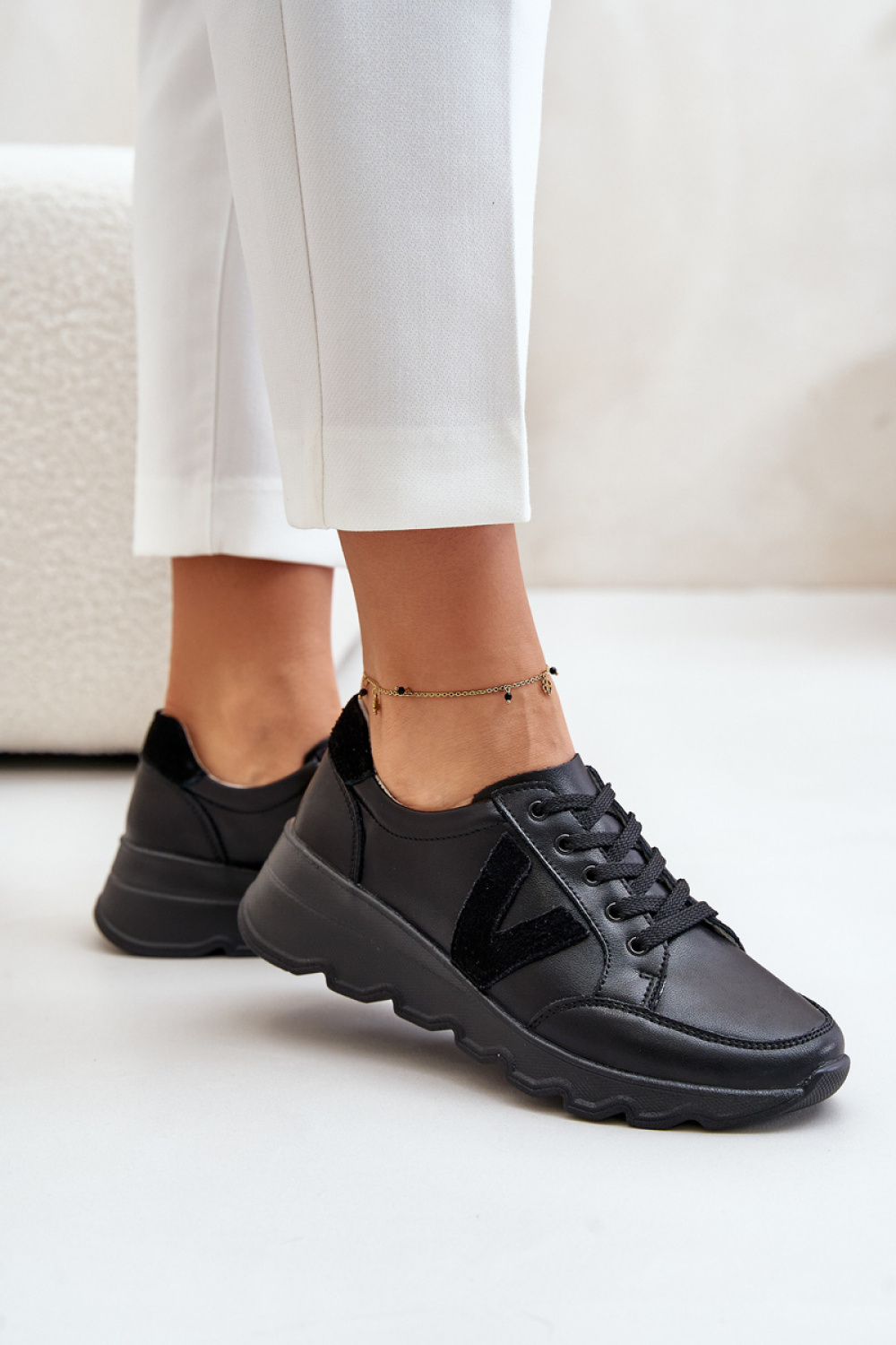 Vinceza Model 7918 Black Sport Shoes - Step in style